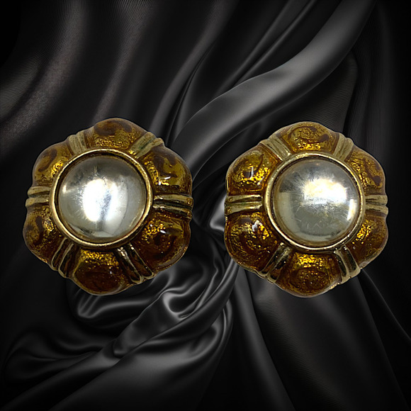 Vintage 1960's Clear & Gold Glass Gold Tone Hexagon Earrings Clip On Couture - Picture 1 of 5